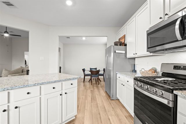 13717 Gaff Rig Drive, Texas City, TX 77510