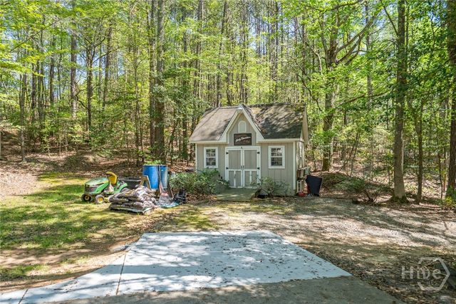 1660 Maple Ridge Drive, Loganville, GA 30052