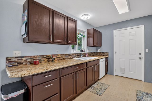 1055 SW Kokanee Lane, Grants Pass, OR 97527