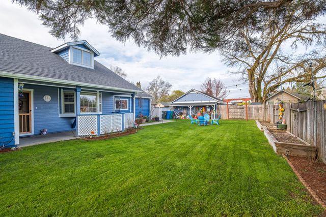 1055 SW Kokanee Lane, Grants Pass, OR 97527