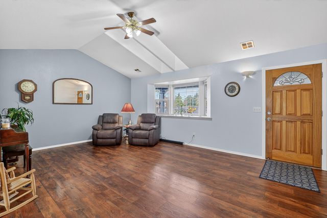 1055 SW Kokanee Lane, Grants Pass, OR 97527