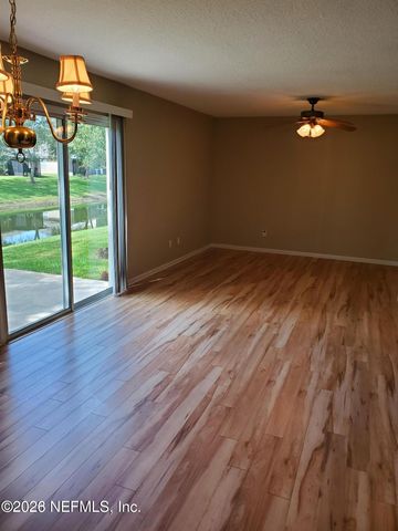 1625 VINELAND Circle B, Fleming Island, FL 32003