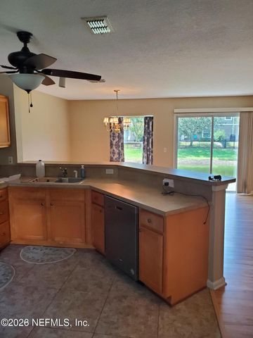 1625 VINELAND Circle B, Fleming Island, FL 32003