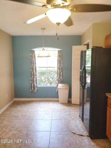 1625 VINELAND Circle B, Fleming Island, FL 32003