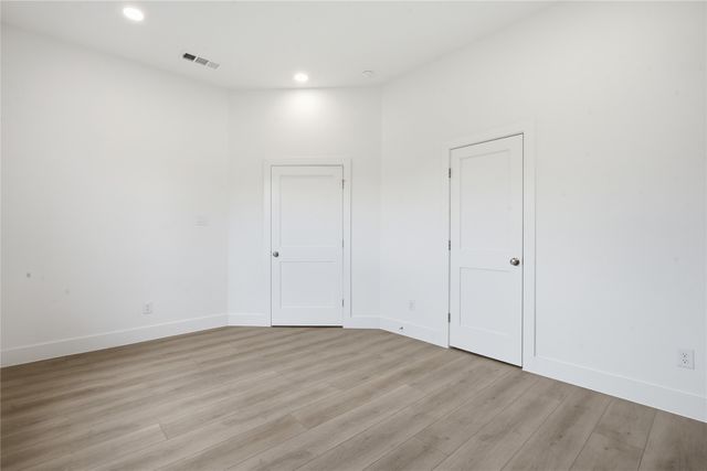 2622 Bainbridge Drive, Dallas, TX 75237