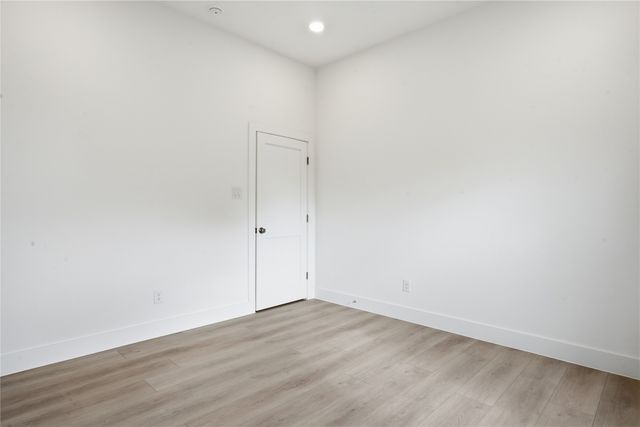 2622 Bainbridge Drive, Dallas, TX 75237