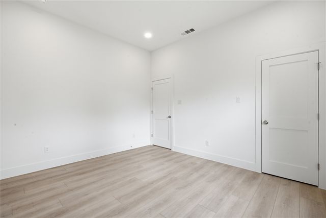 2622 Bainbridge Drive, Dallas, TX 75237