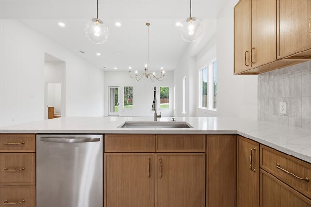 2622 Bainbridge Drive, Dallas, TX 75237