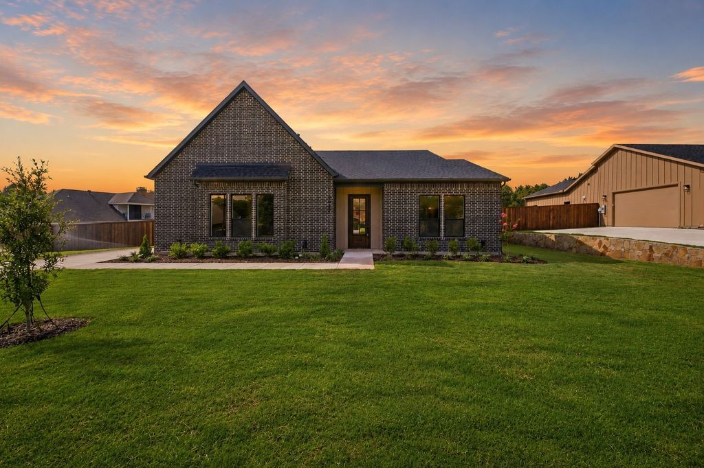 2622 Bainbridge Drive, Dallas, TX 75237