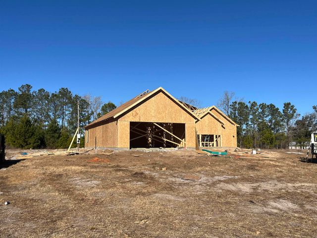 990 Inglewood Dr., Loris, SC 29569