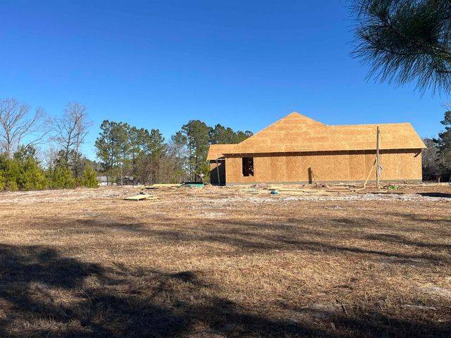 990 Inglewood Dr., Loris, SC 29569