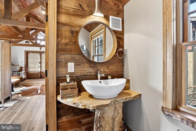 621 SUGARS BRIDGE RD, West Chester, PA 19380