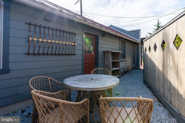 621 SUGARS BRIDGE RD, West Chester, PA 19380