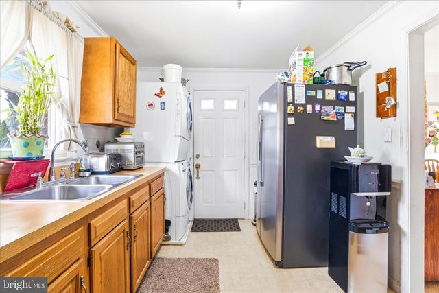 1105 EDMONSTON DR, Rockville, MD 20851