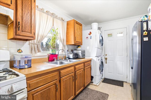 1105 EDMONSTON DR, Rockville, MD 20851