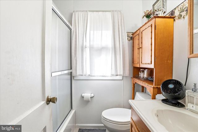 1105 EDMONSTON DR, Rockville, MD 20851