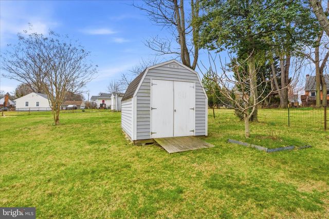 1105 EDMONSTON DR, Rockville, MD 20851