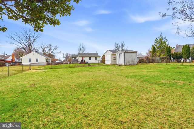 1105 EDMONSTON DR, Rockville, MD 20851