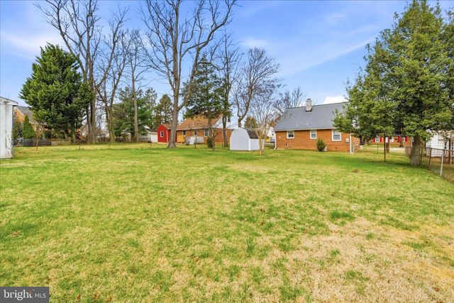 1105 EDMONSTON DR, Rockville, MD 20851