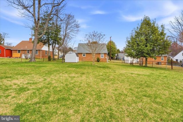 1105 EDMONSTON DR, Rockville, MD 20851