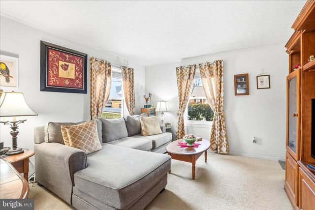 1105 EDMONSTON DR, Rockville, MD 20851