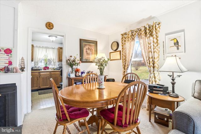 1105 EDMONSTON DR, Rockville, MD 20851