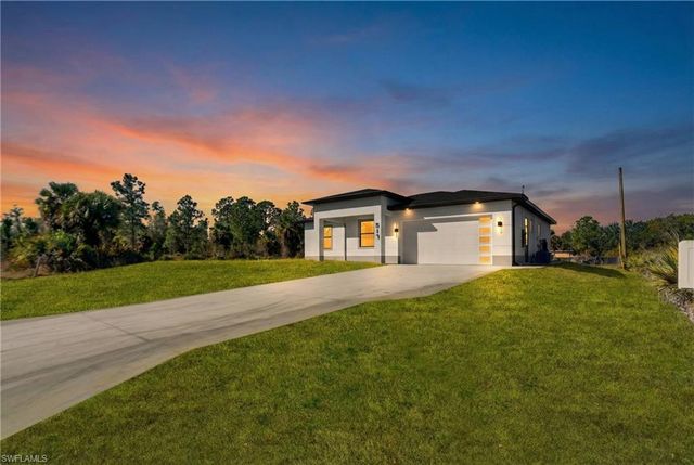 517 Johns AVE, Lehigh Acres, FL 33972