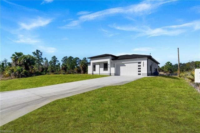 517 Johns AVE, Lehigh Acres, FL 33972