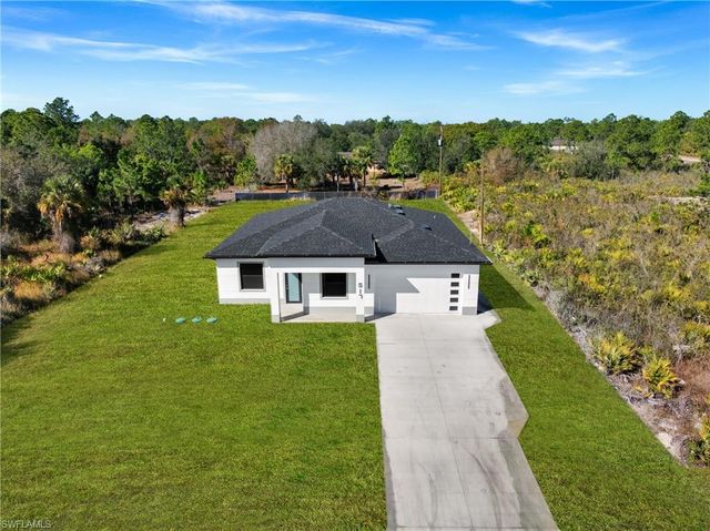 517 Johns AVE, Lehigh Acres, FL 33972