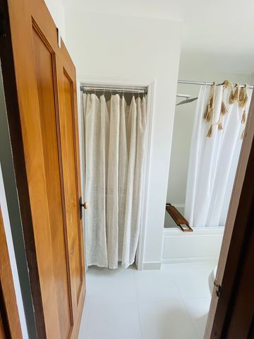 5133 W Wrightwood Avenue 2, Chicago, IL 60639