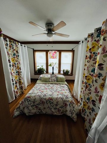 5133 W Wrightwood Avenue 2, Chicago, IL 60639