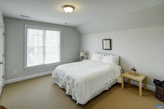 5622 UPLAND DR, Crozet, VA 22932