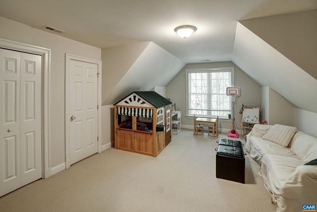 5622 UPLAND DR, Crozet, VA 22932