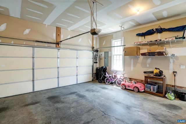 5622 UPLAND DR, Crozet, VA 22932