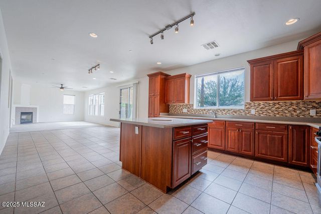 8157 W Solitary Eagle Court, Tucson, AZ 85757