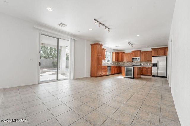 8157 W Solitary Eagle Court, Tucson, AZ 85757