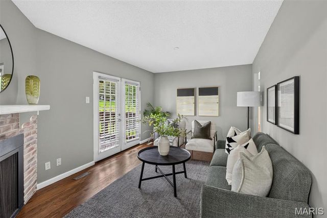 11644 Altozano Lane, Florissant, MO 63033
