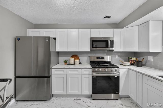 11644 Altozano Lane, Florissant, MO 63033