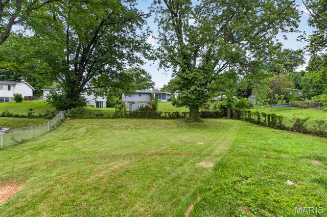 11644 Altozano Lane, Florissant, MO 63033