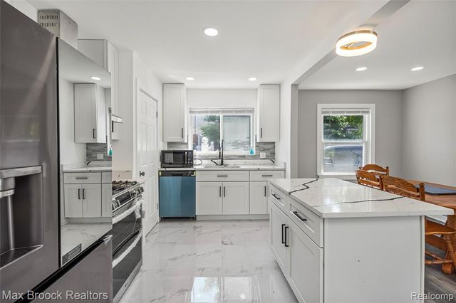 1122 Symes Court, Royal Oak, MI 48067