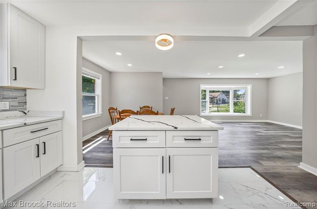 1122 Symes Court, Royal Oak, MI 48067
