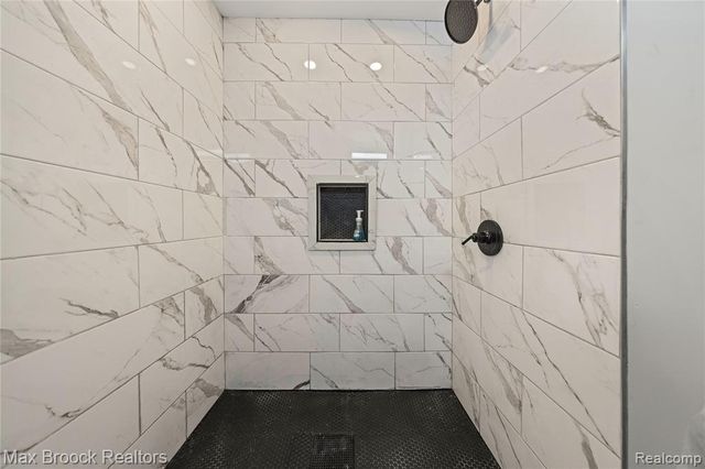 1122 Symes Court, Royal Oak, MI 48067