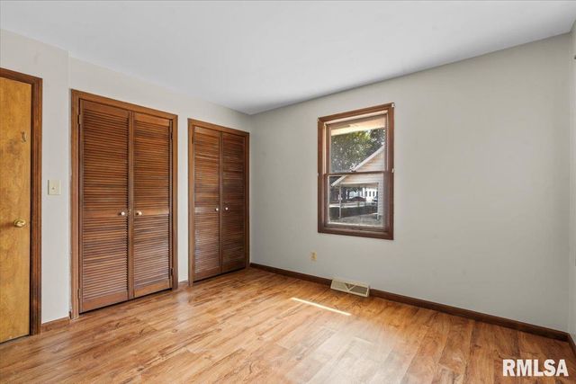 323 N Dye Street, Virden, IL 62690