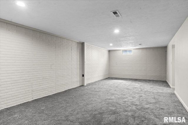 323 N Dye Street, Virden, IL 62690