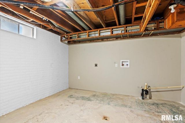 323 N Dye Street, Virden, IL 62690