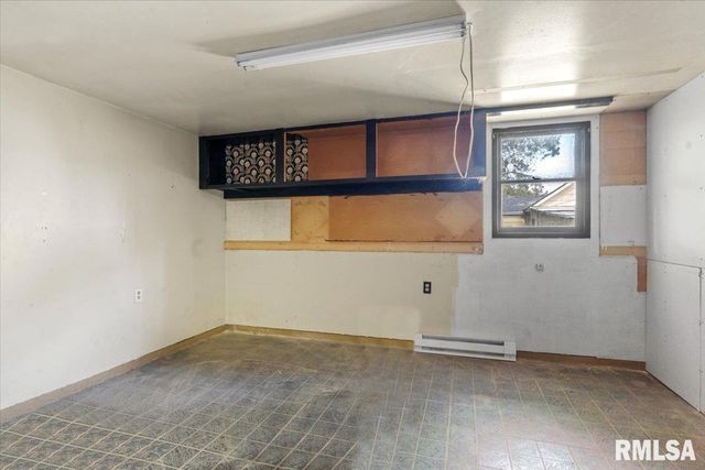 323 N Dye Street, Virden, IL 62690