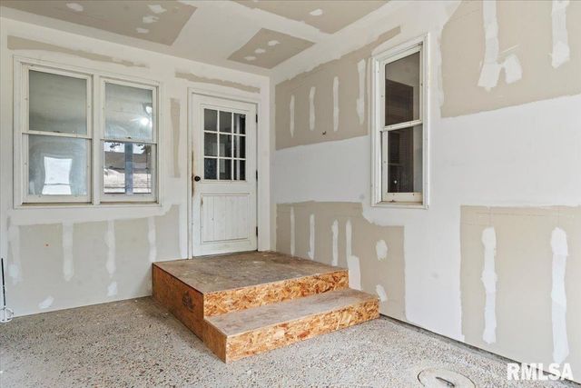 323 N Dye Street, Virden, IL 62690