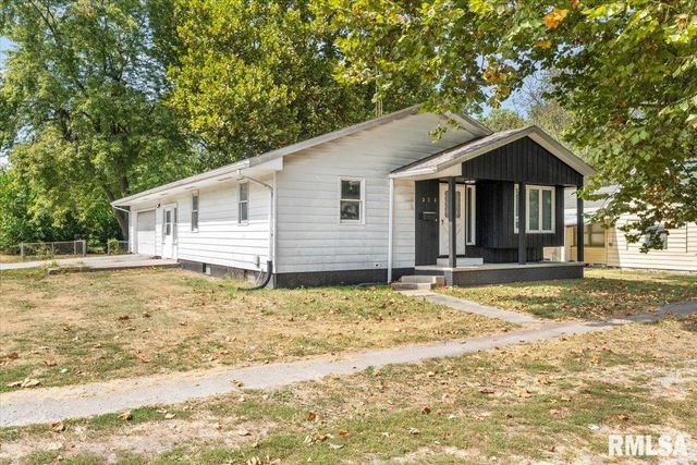 323 N Dye Street, Virden, IL 62690