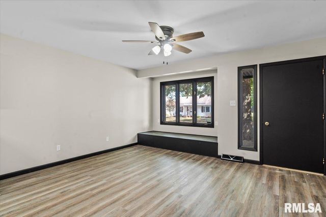 323 N Dye Street, Virden, IL 62690