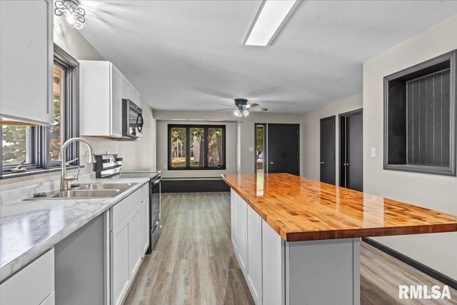 323 N Dye Street, Virden, IL 62690